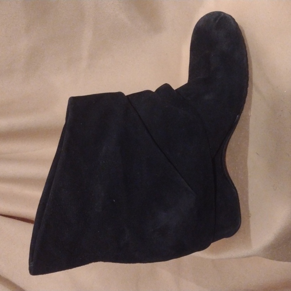 Black Suede Low Women's Boots - Picture 5 of 7